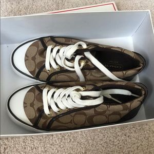 Coach Barrett 2 khaki/ chestnut sneakers size 5